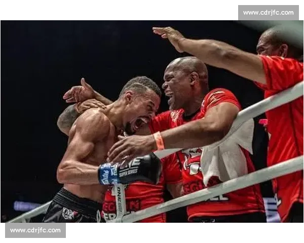 耀威猜vs乔治掀起格斗擂台巅峰之战新篇章世界级荣耀较量全解析